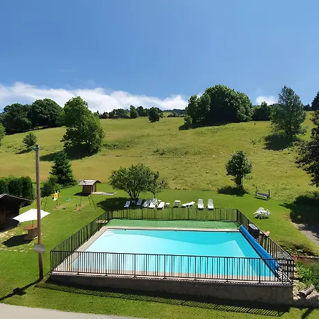 Le Paccaly, Piscine Et Aire De Jeux *
