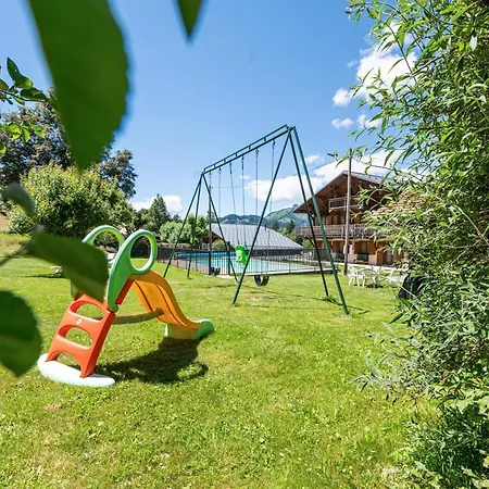 Le Paccaly, Piscine Et Aire De Jeux *